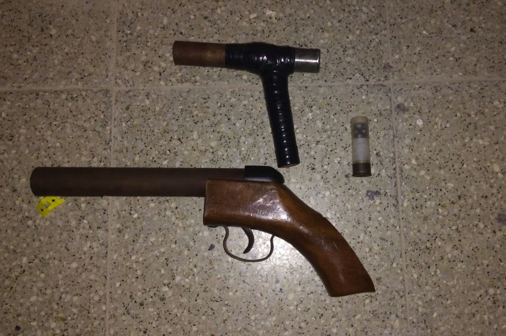 Detuvieron a un menor de 16 años portando armas tumberas