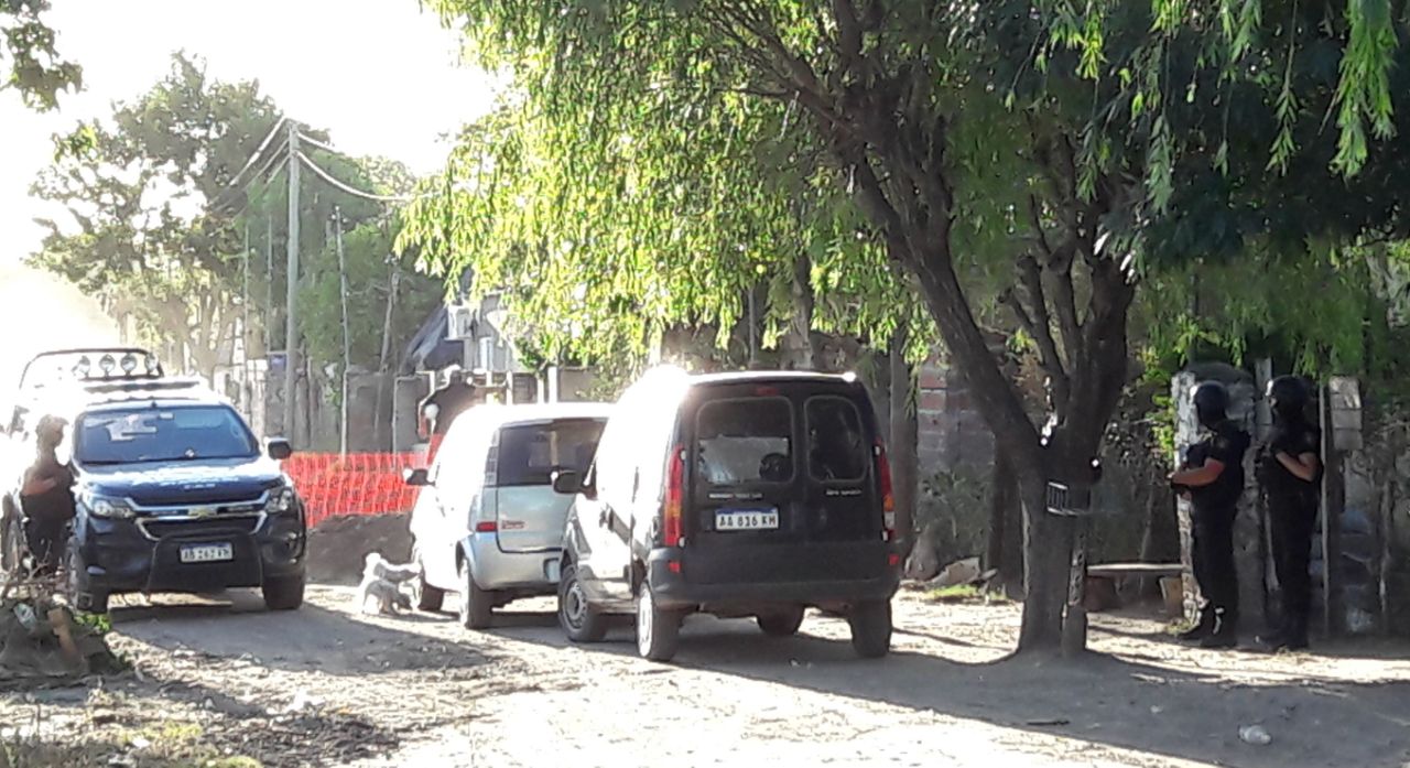 Allanamientos en barrio El Once