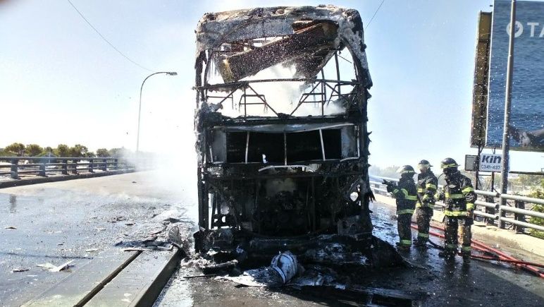 colectivo_incendio_viaducto_crop1521138552405.jpg_501420591