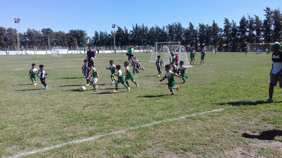 Encuentro de escuelistas de fútbol en el CAT (2)