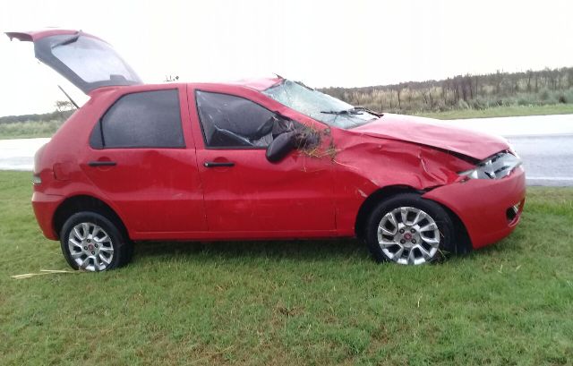 accidentes -auto rojo