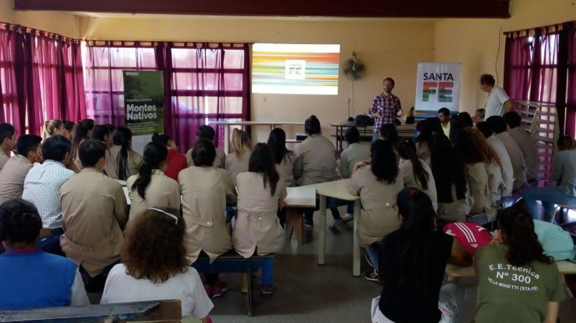 Charlas medio ambiente en Villa Minetti y Gregoria Pérez de Denis