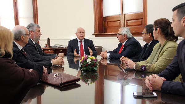LIFSCHITZ RECIBIÓ A AUTORIDADES DEL CLUB DE LEONES