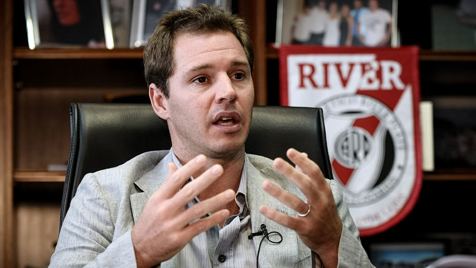 Jorge Brito: "River debe jugar en el Monumental y con público local"