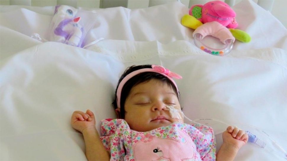 Aluminé bebe transplante