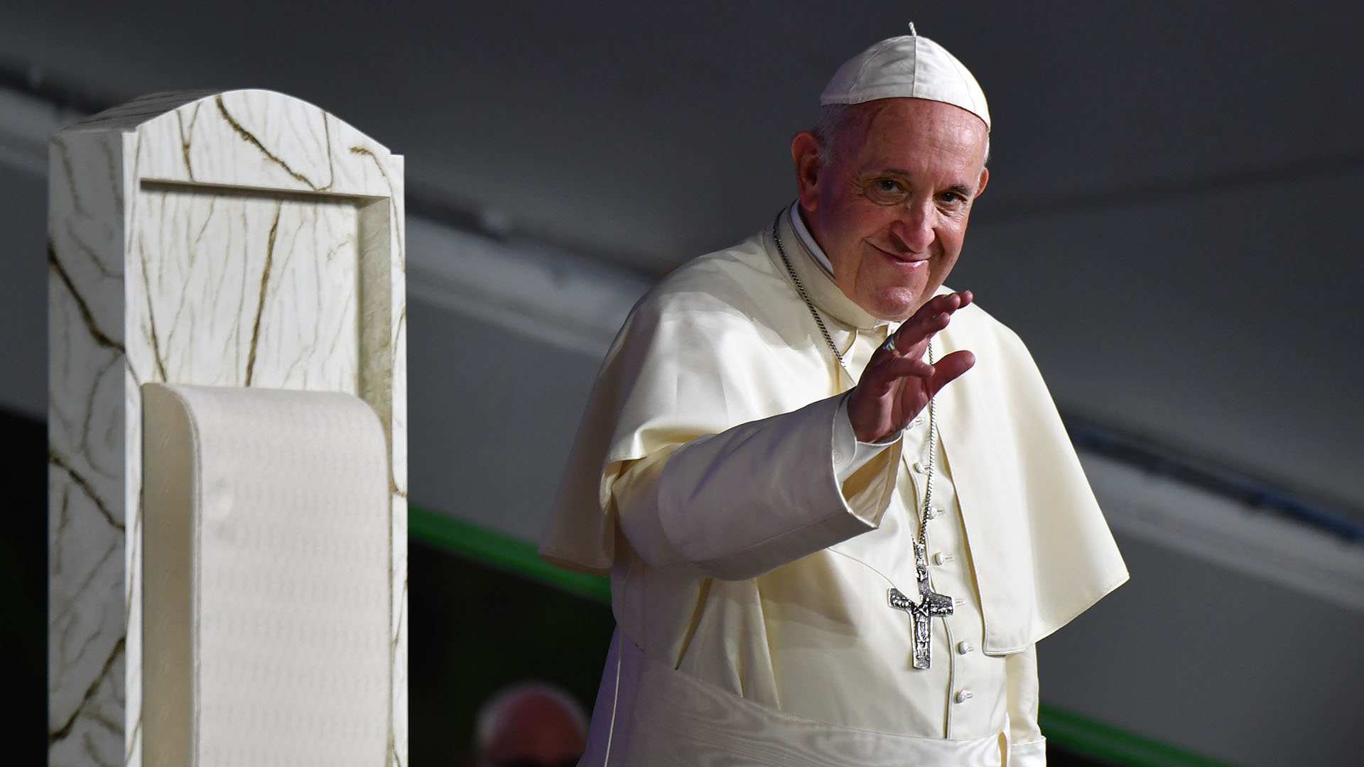 Desde Panamá, el papa Francisco pidió una "solución justa y pacífica" para "superar la crisis" en Venezuela
