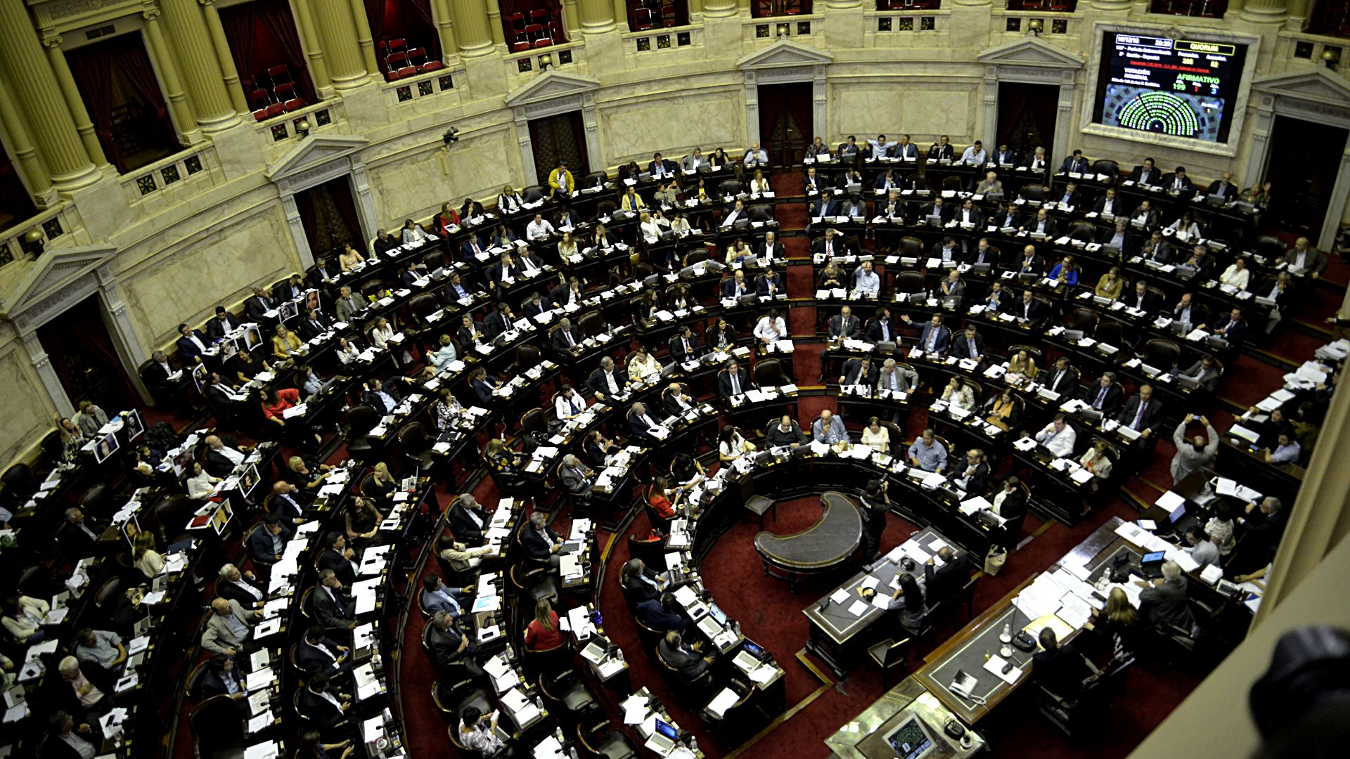 Extinción de dominio: cuáles son las diferencias entre el DNU que firmó Macri y los proyectos que se aprobaron en el Congreso DNU