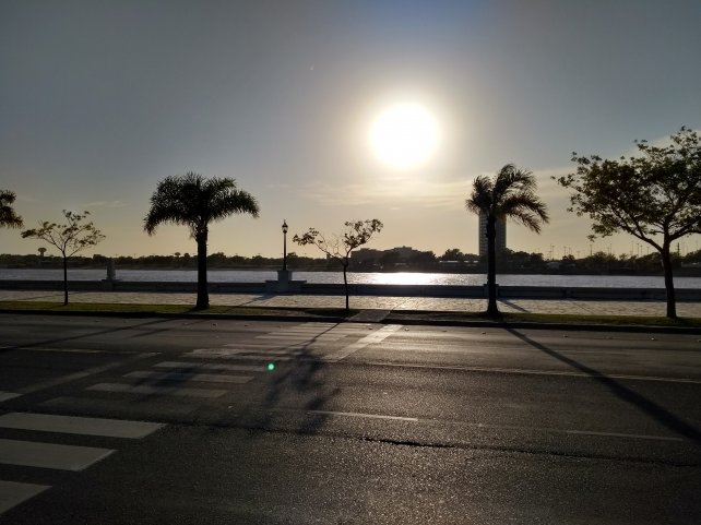 157085