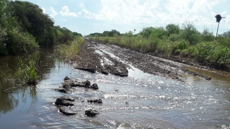 Ruta-32-con-agua-en-San-Bernardo-4