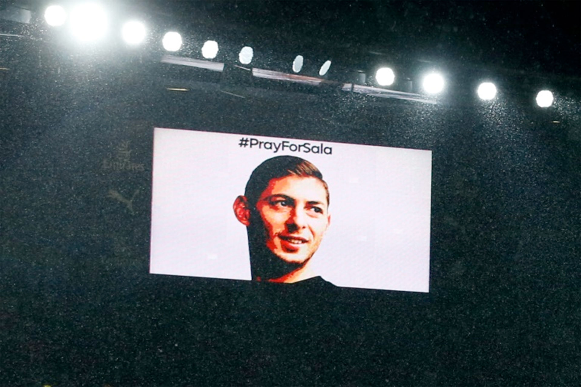 Los investigadores hallaron un cuerpo entre los restos del avión en el que volaba Emiliano Sala
