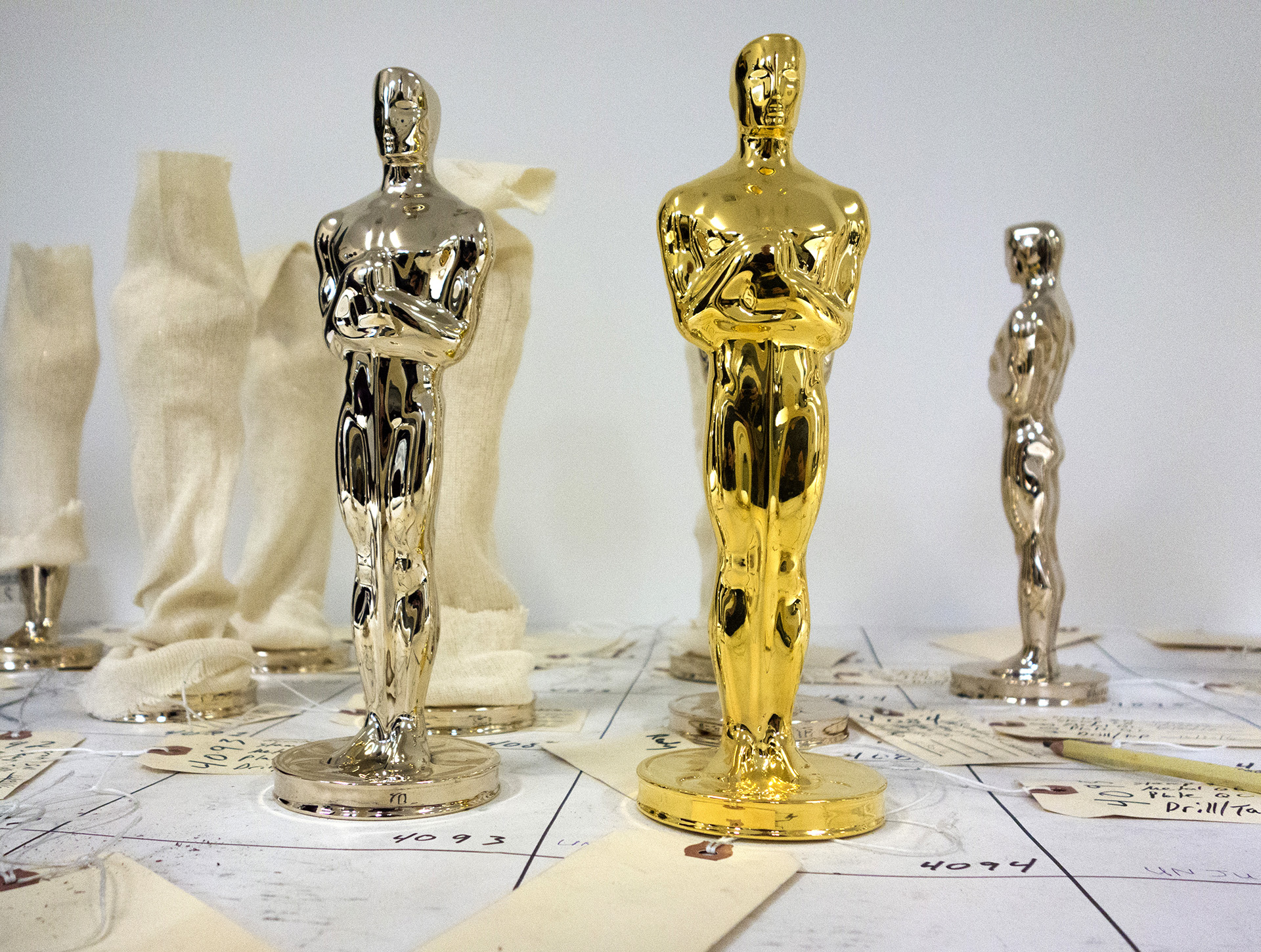 Un contenedor de basura y un héroe inesperado: la historia policial con final de película sobre las 55 estatuillas robadas de los Oscars