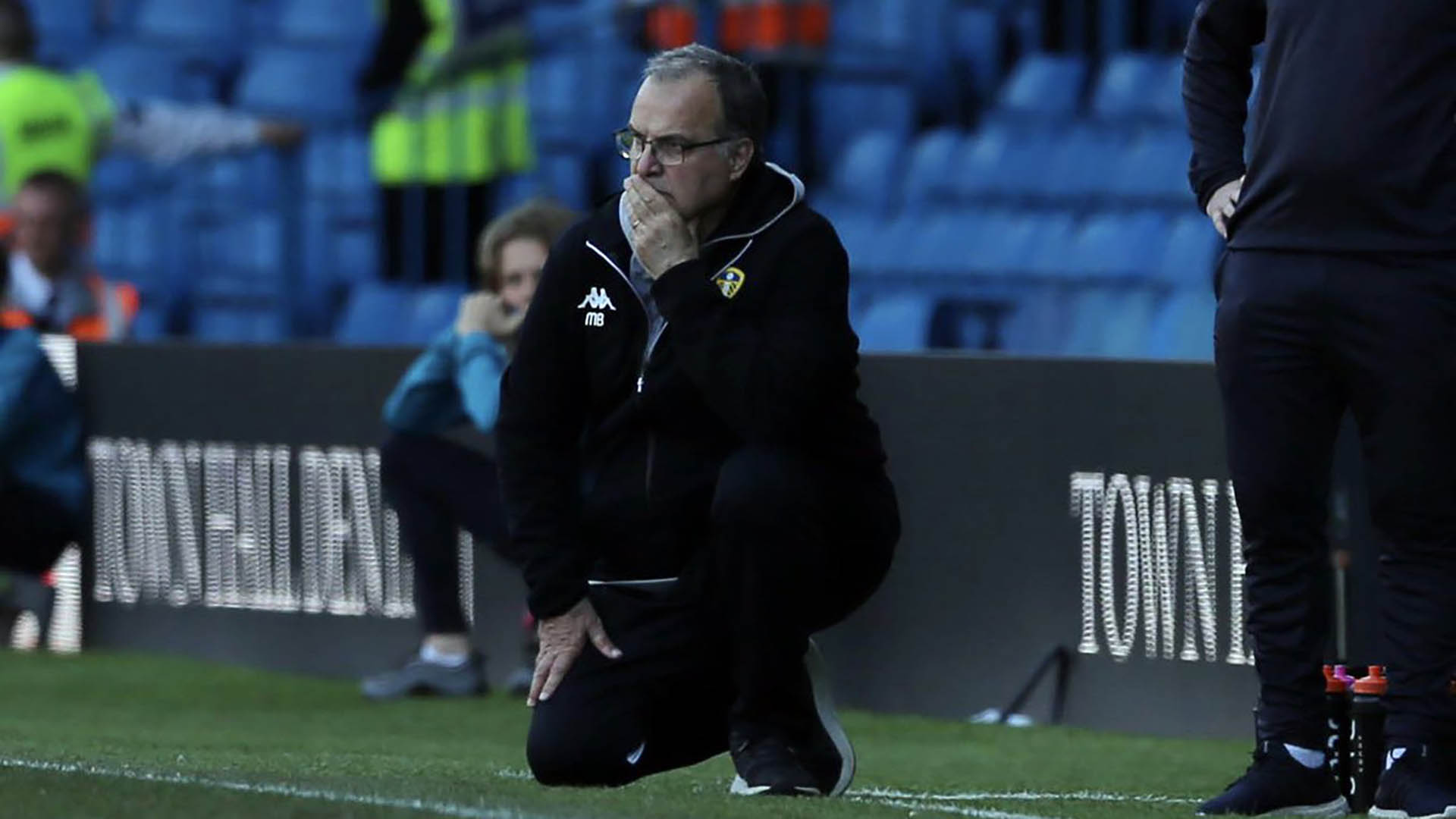 El Leeds de Bielsa perdió un partido increíble, puso en riesgo el ascenso a la Premier League y el DT realizó una feroz autocrítica
