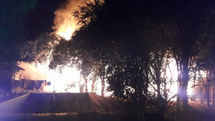 incendio_timbues.jpg_1572130063-696x392
