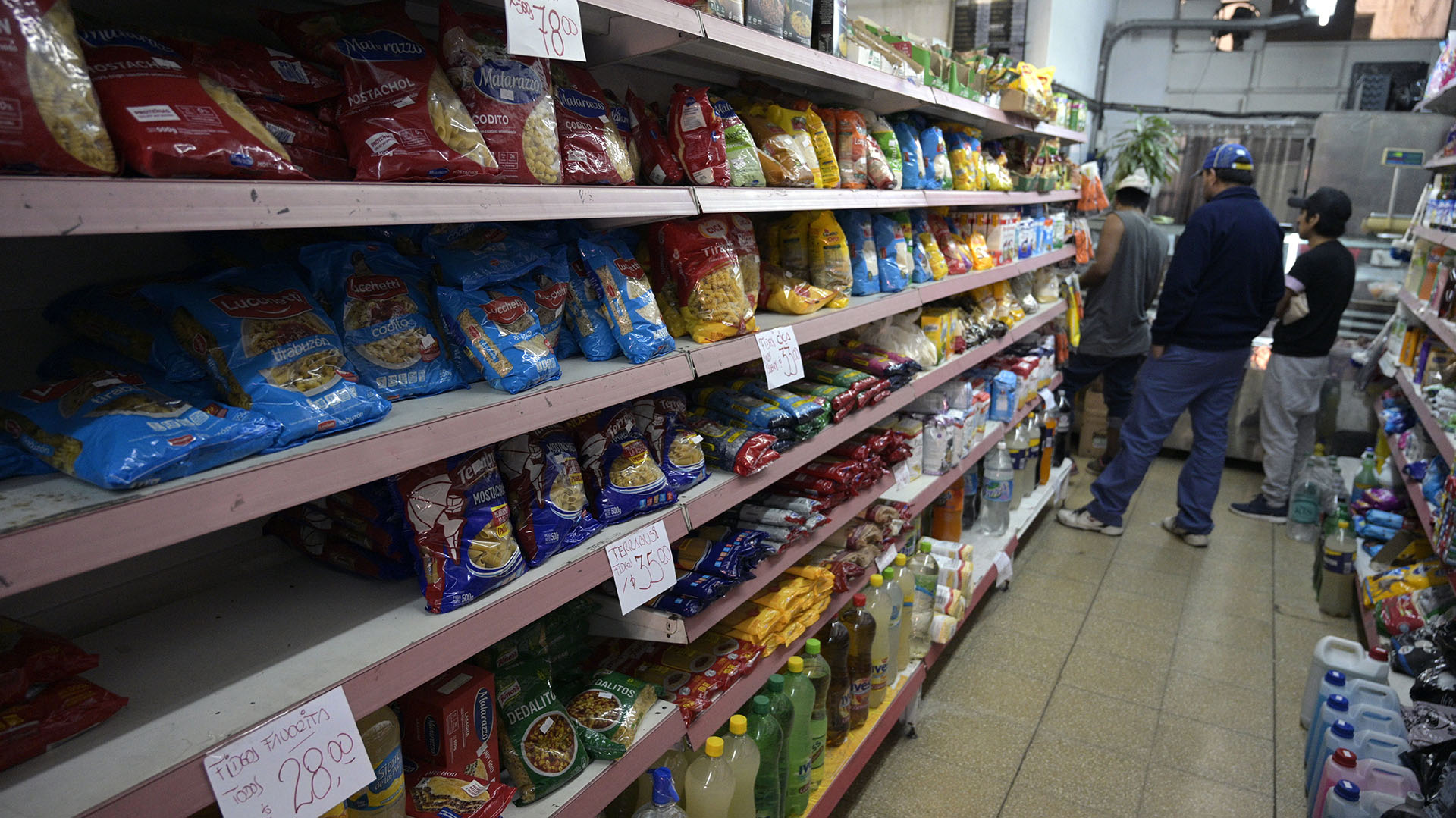 Estudios privados estiman que la inflación de abril se ubicó entre 3,5 y 4,6 por ciento inflación