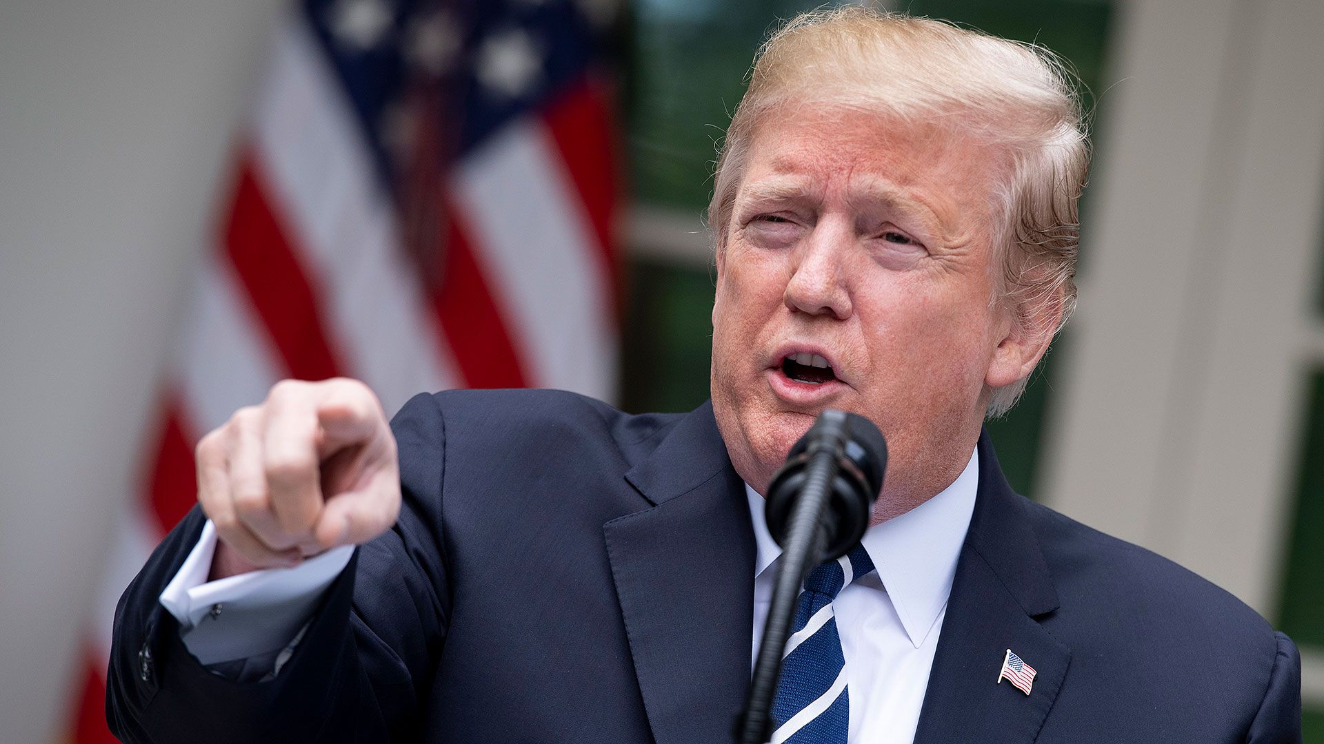 Donald Trump aconsejó al Reino Unido avanzar hacia un Brexit sin acuerdo