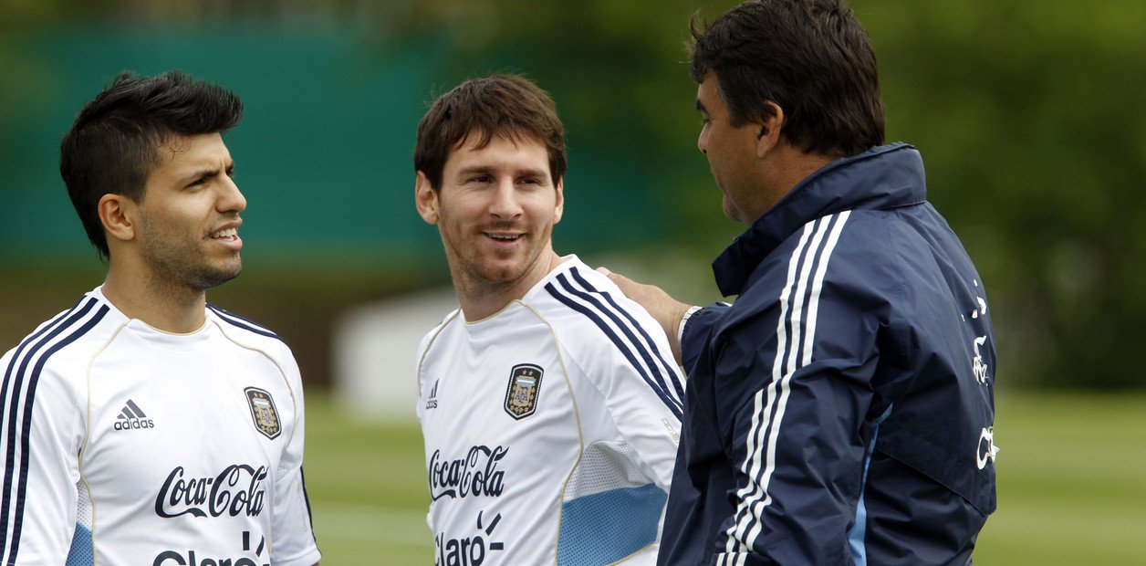 brown-charlando-con-messi-y___Bke-a-ZyEl_1256x620