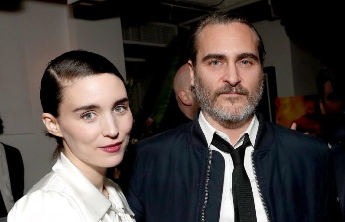 joaquin-phoenix-says-fiancee-rooney-mara-looked-up-on-internet-1.jpg_103533775