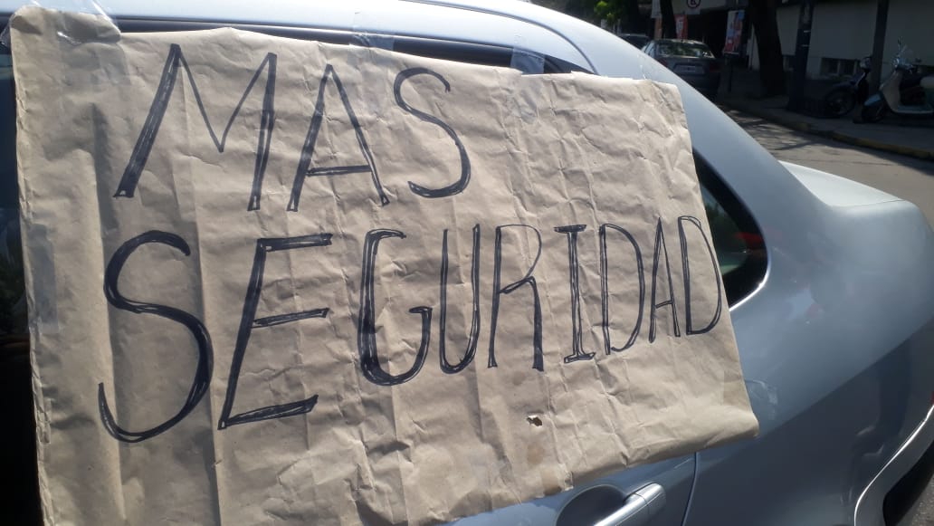 Vecinos de la ciudad de Santa Fe se manifestaron por la inseguridad
