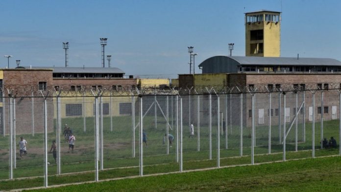 2021-05-17-carcel-pinero-by_cmutti-76109268jpg
