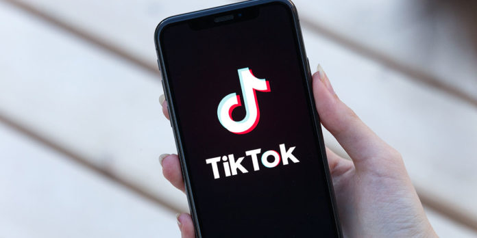 web3-tik-tok-app-kids-videos-parenting-guide-shutterstock_1463776064-xanderst-ai