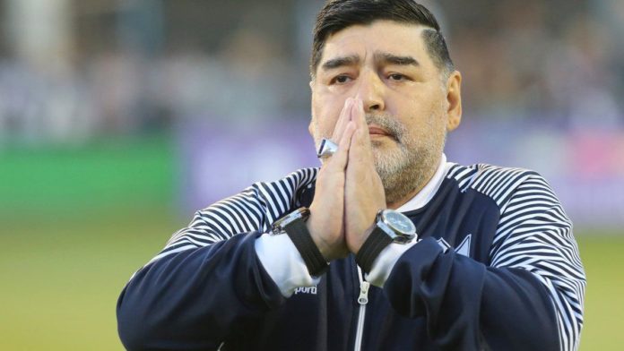 diego-maradona-rezo