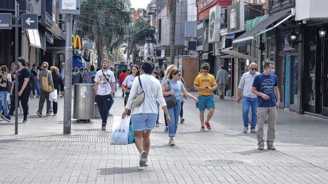 Una tienda de ropa deja de vender la marca Etiqueta Negra en Santa Fe –  3500 Noticias