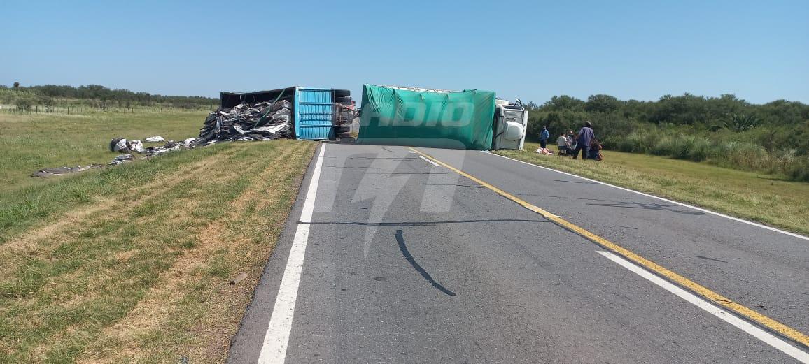 Volcó un camión sobre la Ruta Nacional 34