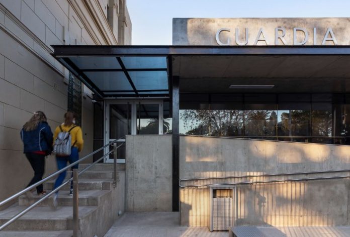 metalocus_nueva-guardia-hospital-cullen_ph-ramiro-sosa_08_0