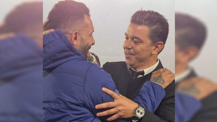 tevez_gallardo.jpg_1756841869