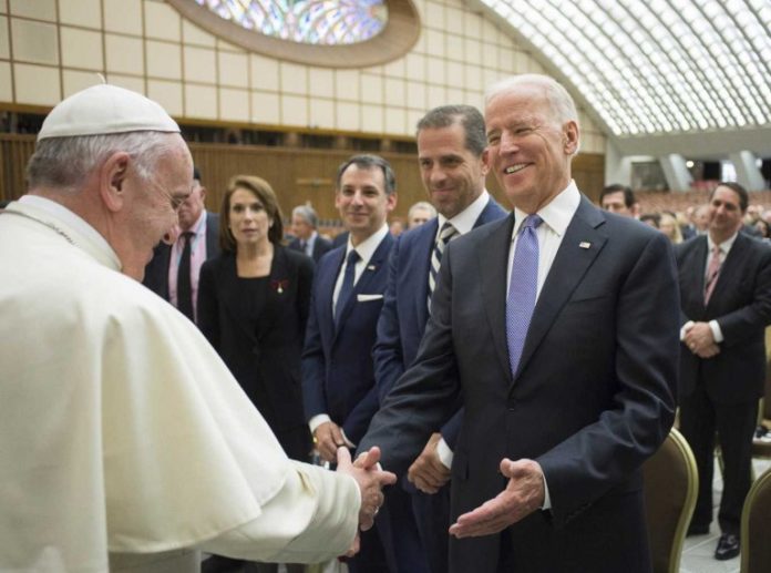 PAPA FRANCISCO BIDEN