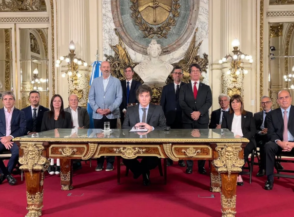 MILEI GABINETE