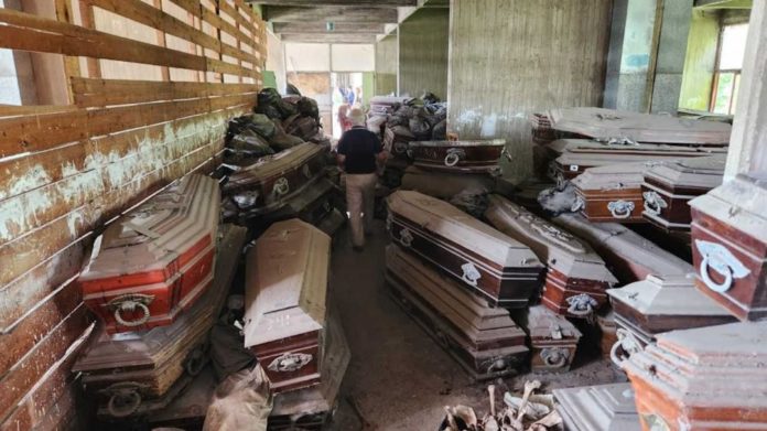 encuentran-500-ataudes-abandonados-y-200-bolsas-con-restos-humanos-20240220-1758289