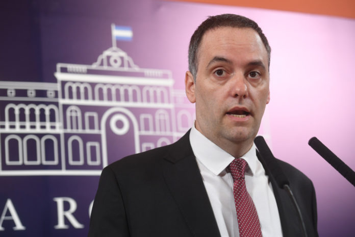 Manuel-Adorni-1