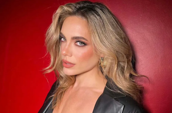 EMILIA ATTIAS