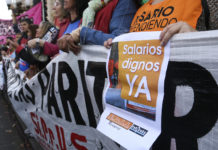 Siprus realiza un paro con protesta frente al Ministerio de Salud en reclamo de mejoras salariales