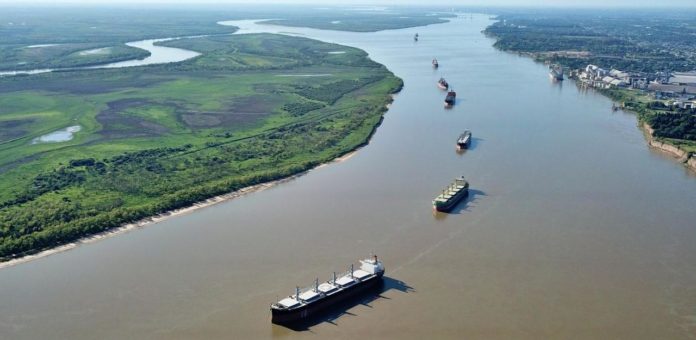 barcos_fila_parana_1614949520