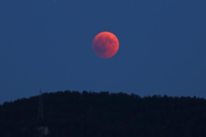 luna roja