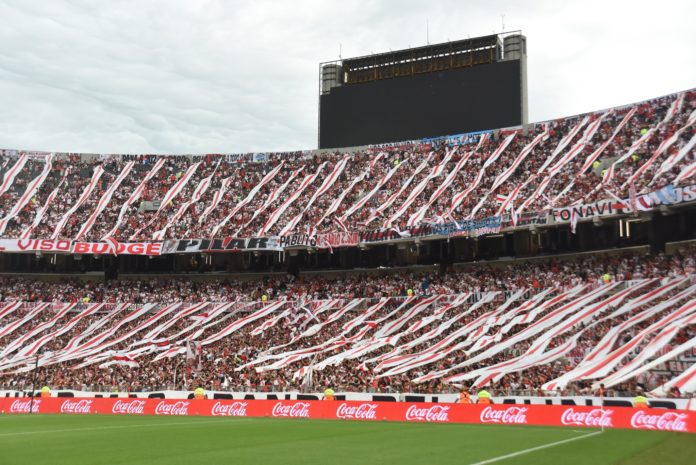 monumental lleno