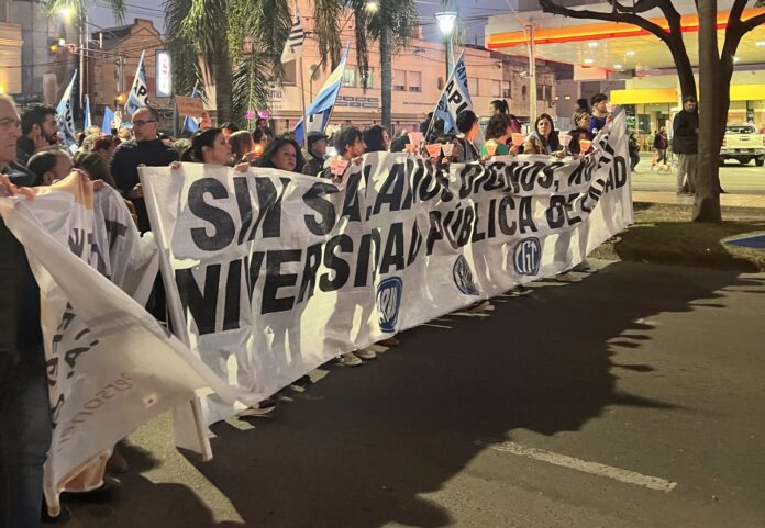 MARCHA UNIVERSITARIA