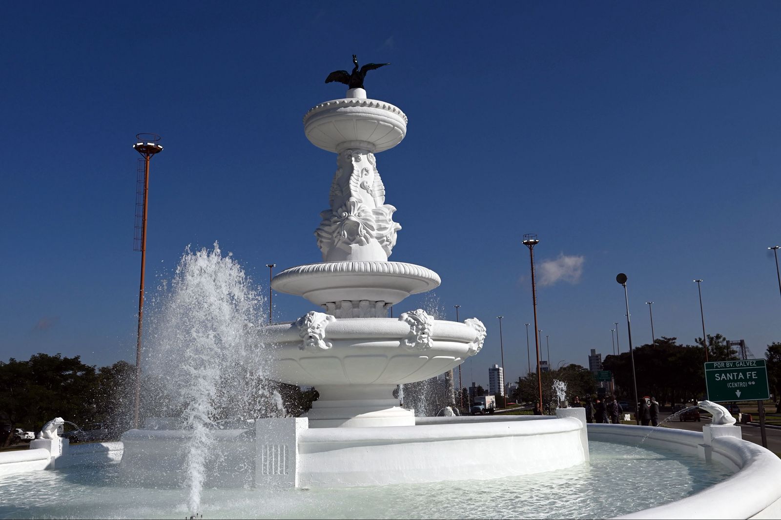 La Fuente de la Cordialidad volvió a funcionar y marca el inicio del ...
