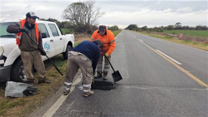 RN 11 - FLASH - BACHEO DE VIALIDAD NACIONAL ENTRE CANDIOTI Y NELSON - 25...