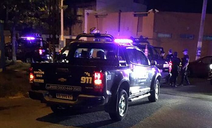 patrullero-movil-noche-balacera