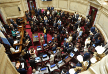 El Senado inicia el debate de la reforma laboral y el Gobierno busca llevarla al recinto antes de fin de año