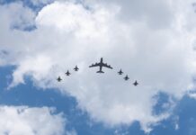 Los primeros F-16 adquiridos a Dinamarca sobrevolaron Buenos Aires