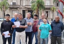 Penitenciarios reclamaron frente a Casa de Gobierno salarios dignos y mejores condiciones de trabajo