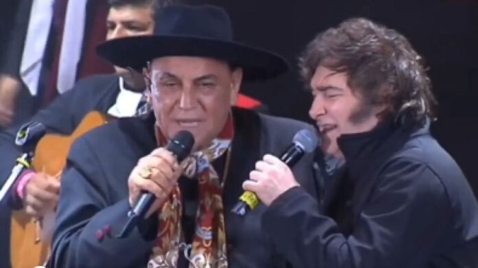 milei-palavecino-el-impactante-duo-en-el-escenario-de-jesus-maria-2171023