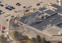 Investigan un tiroteo y un ataque con vehículo en una sinagoga de Michigan