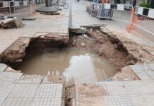 Preocupación por un socavón de gran magnitud en la Peatonal San Martín