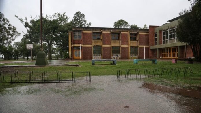 Escuela-San-Cristobal-lluvia