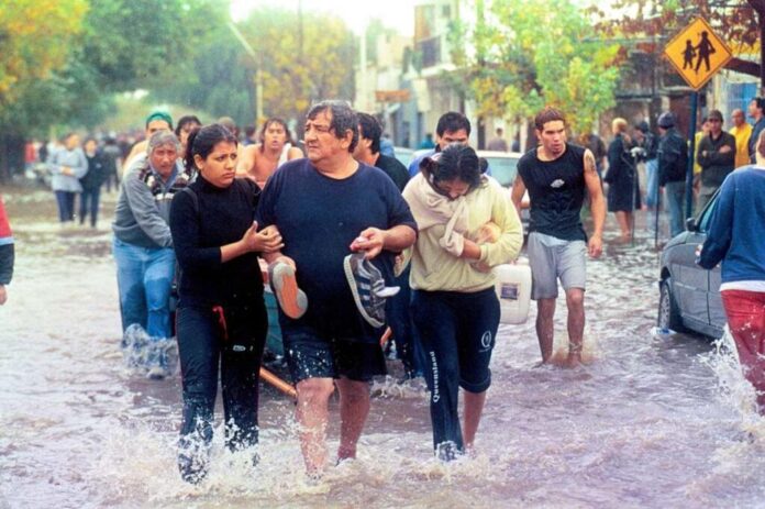 Inundacion-2003-Jose-Almeida-04-1024x681